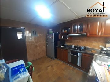 ANDALUCIA BARRANQUILLA VENTA CASA LOTE 301 M2 CASA 250 M2