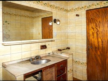 VENTA CASA A REFACCIONAR IDEAL COMERCIO