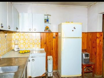 VENTA CASA A REFACCIONAR IDEAL COMERCIO