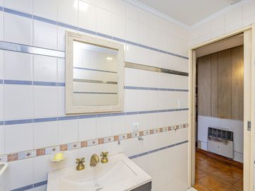 CASA EN VENTA HURLINGHAM - APTO CREDITO - PERMUTA