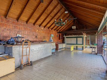 CASA EN VENTA HURLINGHAM - APTO CREDITO - PERMUTA