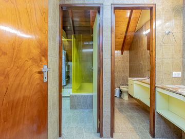 CASA EN VENTA HURLINGHAM - APTO CREDITO - PERMUTA