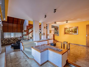 CASA EN VENTA HURLINGHAM - APTO CREDITO - PERMUTA