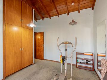 CASA EN VENTA HURLINGHAM - APTO CREDITO - PERMUTA