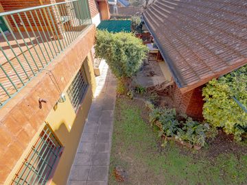 CASA EN VENTA HURLINGHAM - APTO CREDITO - PERMUTA