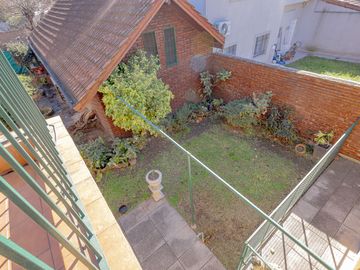 CASA EN VENTA HURLINGHAM - APTO CREDITO - PERMUTA