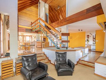 CASA EN VENTA HURLINGHAM - APTO CREDITO - PERMUTA
