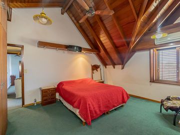CASA EN VENTA HURLINGHAM - APTO CREDITO - PERMUTA