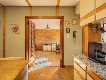 CASA EN VENTA HURLINGHAM - APTO CREDITO - PERMUTA