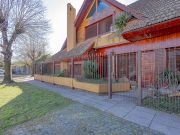 CASA EN VENTA HURLINGHAM - APTO CREDITO - PERMUTA