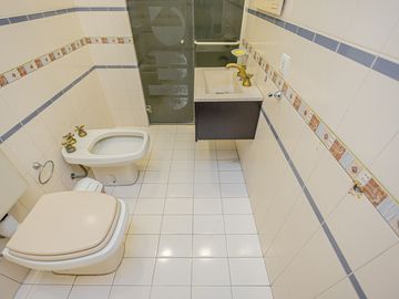 CASA EN VENTA HURLINGHAM - APTO CREDITO - PERMUTA