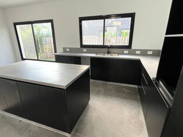 Casa a estrenar en venta en barrio cerrado San Matias - Escobar