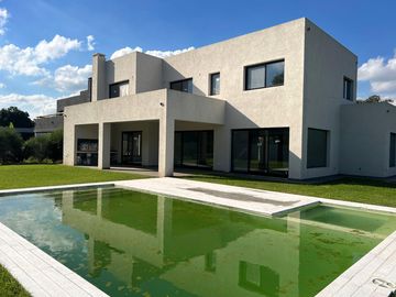 Casa a estrenar en venta en barrio cerrado San Matias - Escobar