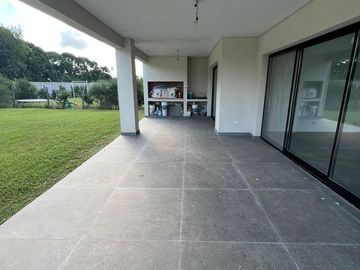 Casa a estrenar en venta en barrio cerrado San Matias - Escobar
