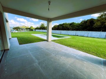 Casa a estrenar en venta en barrio cerrado San Matias - Escobar