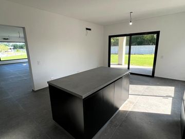 Casa a estrenar en venta en barrio cerrado San Matias - Escobar