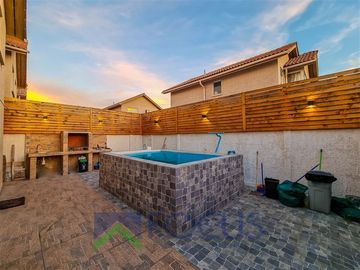 Casa en Venta en A pasos de a cuatro poniente con alfredo silva carvallo