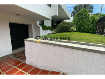 VENDO Casa grande en sector exclusivo de Barranquilla