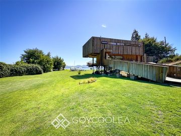 Casa en Venta en Moderna Orilla Lago El Estero