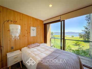 Casa en Venta en Moderna Orilla Lago El Estero
