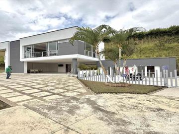 CASA AMOBLADA EN ARRIENDO EN VILLA VERDE/PEREIRA