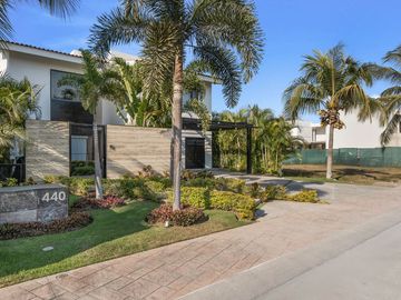 Casa Olivos 440