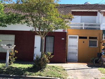 Venta 2 Departamentos en Santa Teresita Buen Estado y Excelente Ubicación