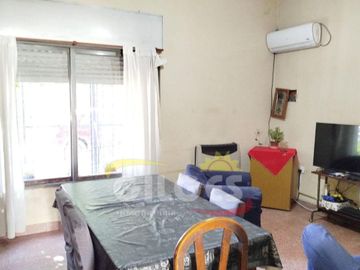 Venta PH Tipo Casa 3 Amb.  en Ramos Mejia  Pta. Baja Fte. C/Patio y Coch. Desc.