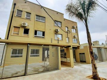 Alquiler, Departamento 2 ambientes con cochera y terraza- Ituzaingó Sur -