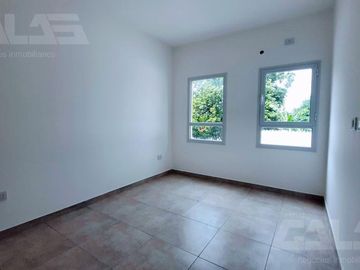 Alquiler, Departamento 2 ambientes con cochera y terraza- Ituzaingó Sur -