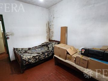 Venta casa de 3 ambientes con jardín en  Ezpeleta