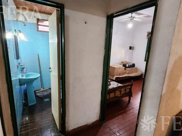 Venta casa de 3 ambientes con jardín en  Ezpeleta
