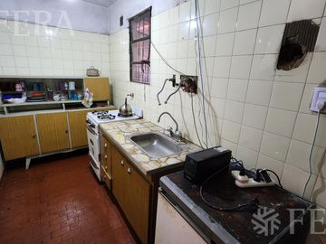 Venta casa de 3 ambientes con jardín en  Ezpeleta