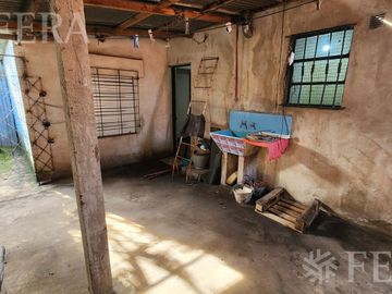 Venta casa de 3 ambientes con jardín en  Ezpeleta