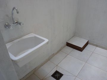 Vende dos ambientes con patio en Parque Patricios, CABA.