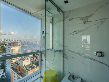 Piso alto en venta, 2 dormitorios en suite. Vista panorámica