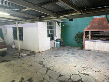Casa en venta de cuatro dormitorios en La Plata