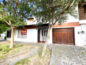 Casa 4 ambientes en venta en Olivos