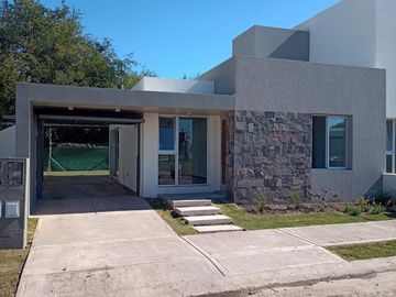 Venta Casa - 2 Dormitorios - Housing Patagonia Village