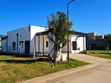 Hermosa casa de 3 dormitorios a estrenar en Country Viento Sur, El Manantial