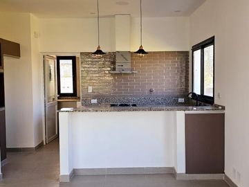 Hermosa casa de 3 dormitorios a estrenar en Country Viento Sur, El Manantial