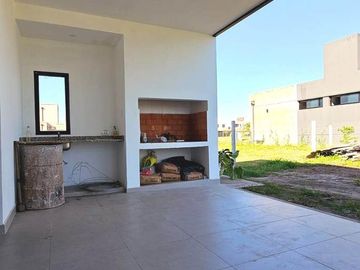 Hermosa casa de 3 dormitorios a estrenar en Country Viento Sur, El Manantial