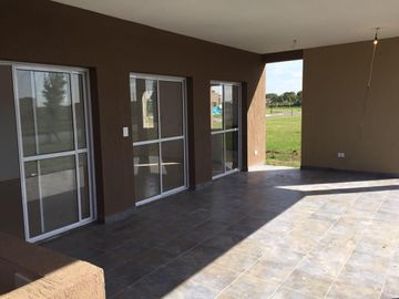 Casa en Venta en San Eduardo, Pilar del Este