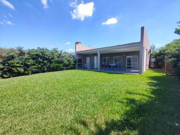 Casa en Venta en San Eduardo, Pilar del Este