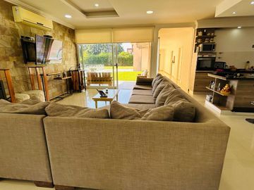 Casa en  Venta, Canning, Malibú. 290 m2 cub. 5 amb.