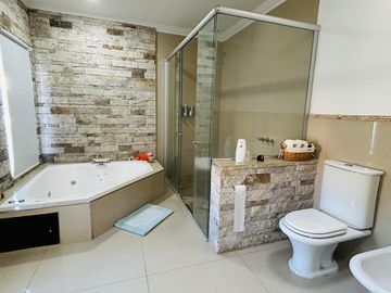 Casa en  Venta, Canning, Malibú. 290 m2 cub. 5 amb.