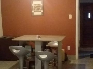 Casa tres ambientes con fondo y terraza a la venta en Wilde