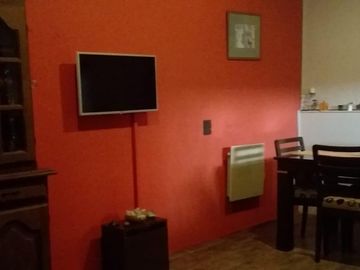 Casa tres ambientes con fondo y terraza a la venta en Wilde