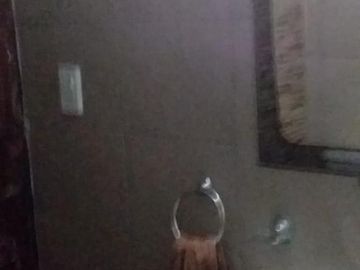 Casa tres ambientes con fondo y terraza a la venta en Wilde