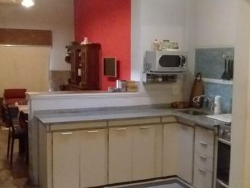 Casa tres ambientes con fondo y terraza a la venta en Wilde